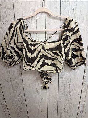 H&M Cropped Linen Blend Blouse
